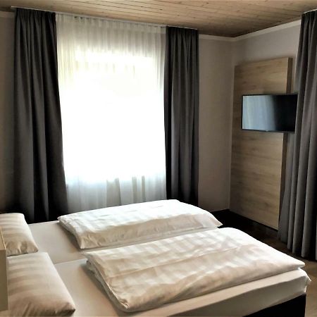 Eberl Hotel Pension Muenchen Feldmoching 外观 照片